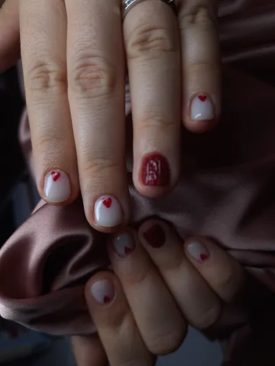 💖 Szivecskés manikűr